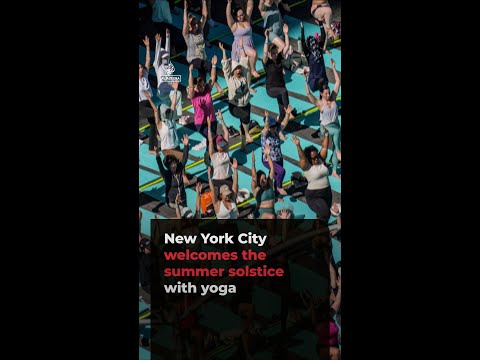 NYC Celebrates Summer Solstice with Yoga in Times Square