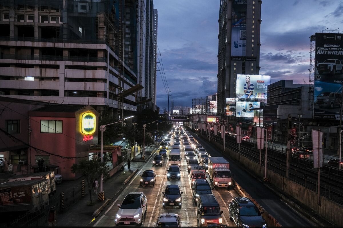 Philippines Lowers 2026 Growth Forecast Amid Turmoil