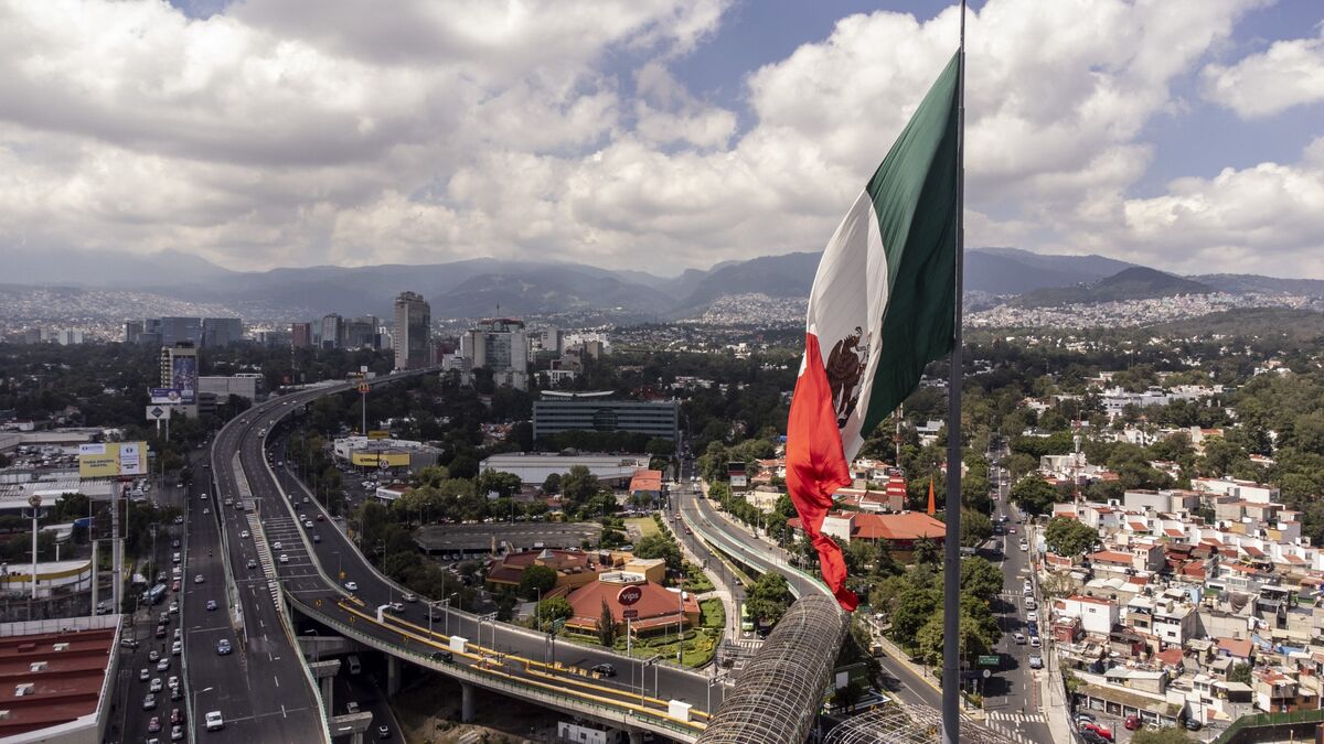 Mexico Bonds: Buyback to Stabilize Debt Amid Deficit Woes