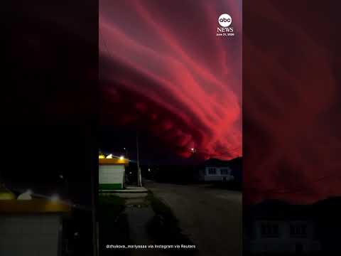 Dramatic Red Skies Over Russia Amid Storm Warnings
