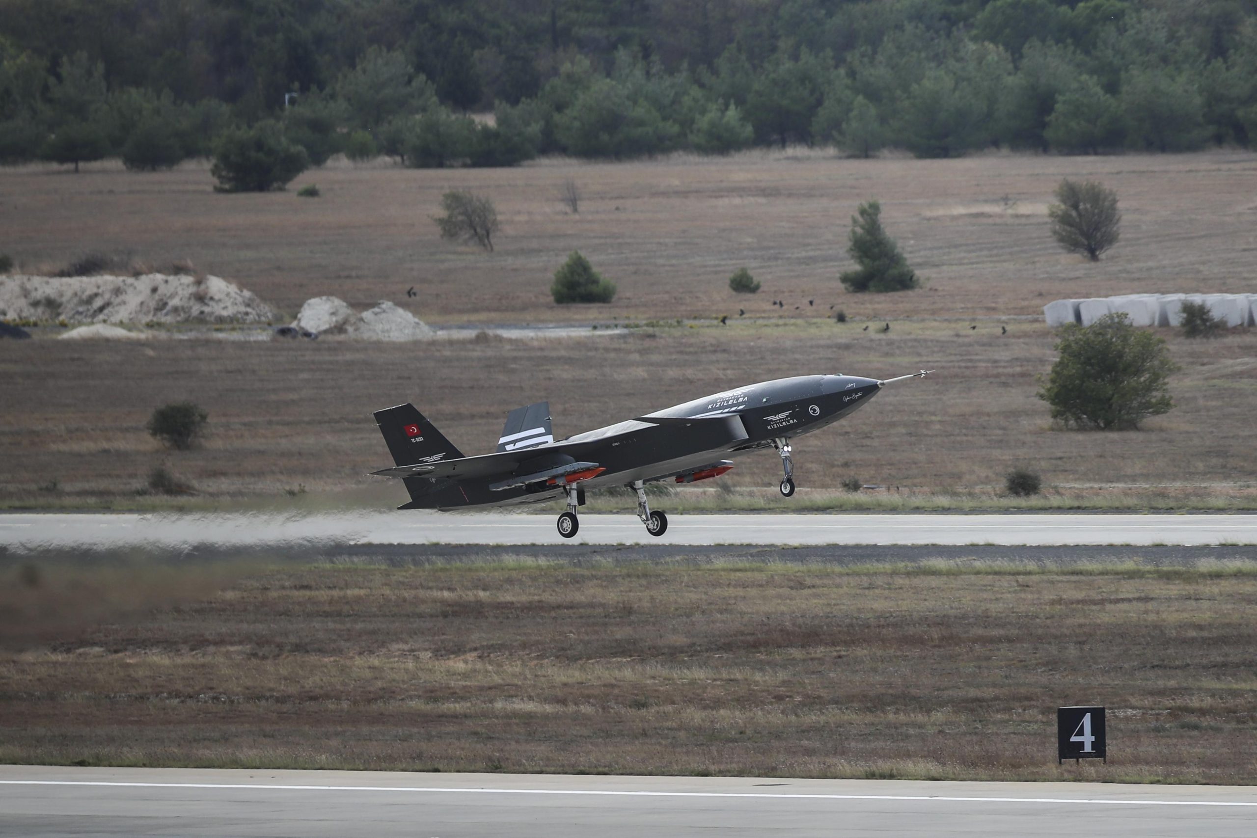 Kizilelma Drone Controlled by M-346 Trainer