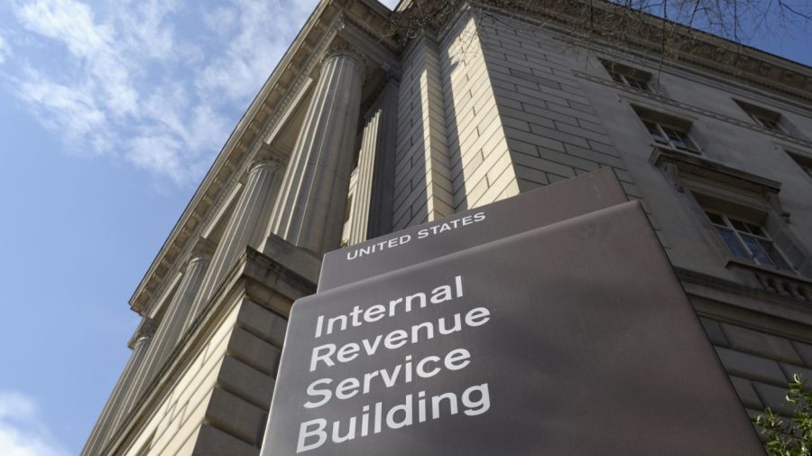 Former Officials Urge Court to Examine Trump’s Tax Deal