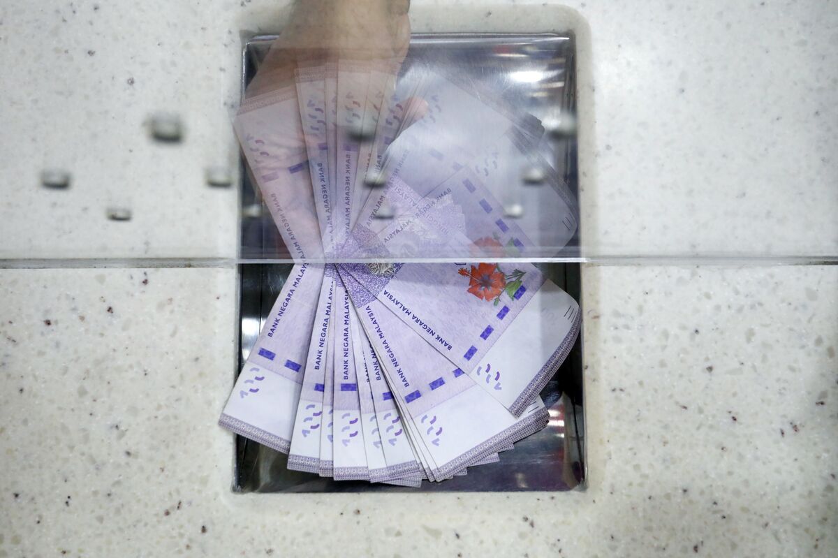 Malaysia Central Bank Enhances Foreign-Exchange Measures