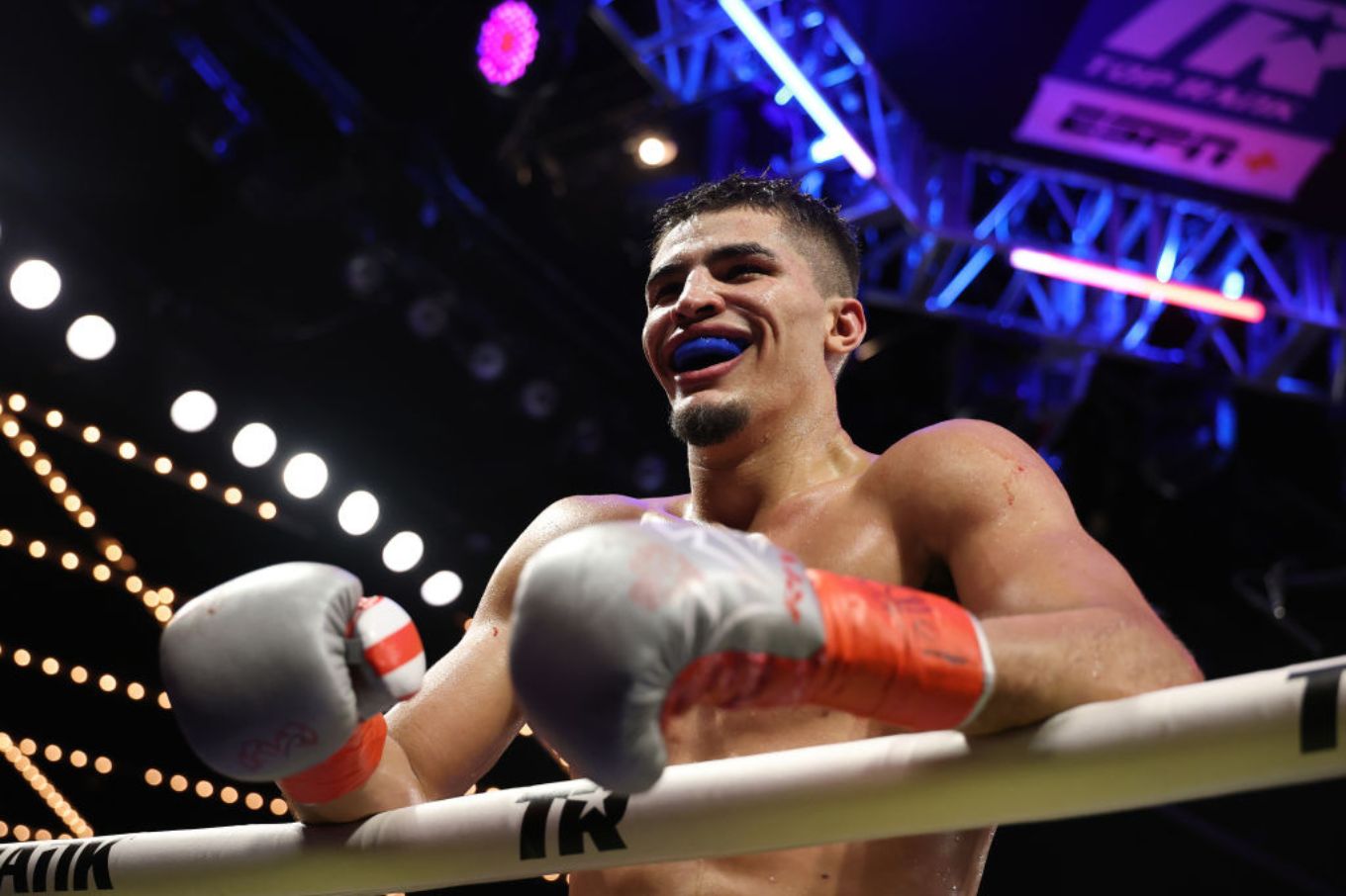 Watch Zayas vs. Ennis Live: Boxing Pay-Per-View Online