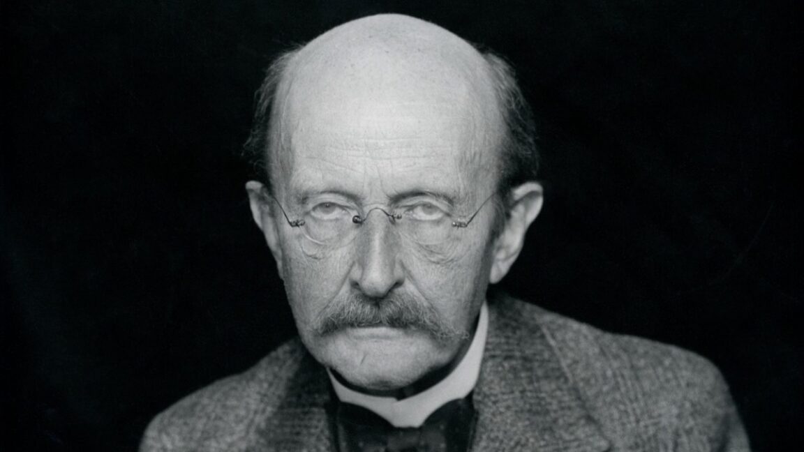 Journal Retracts 1940s Papers by Max Planck