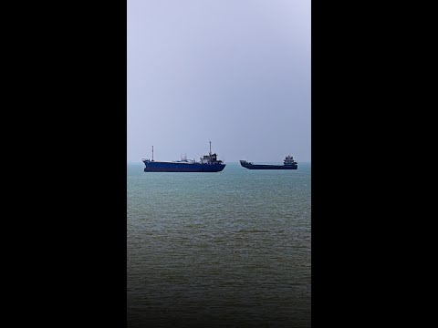 Oil Tankers Navigate Hormuz as Markets React