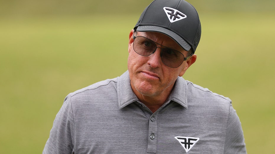 Phil Mickelson Hires Lawyer Over Defamation Claims