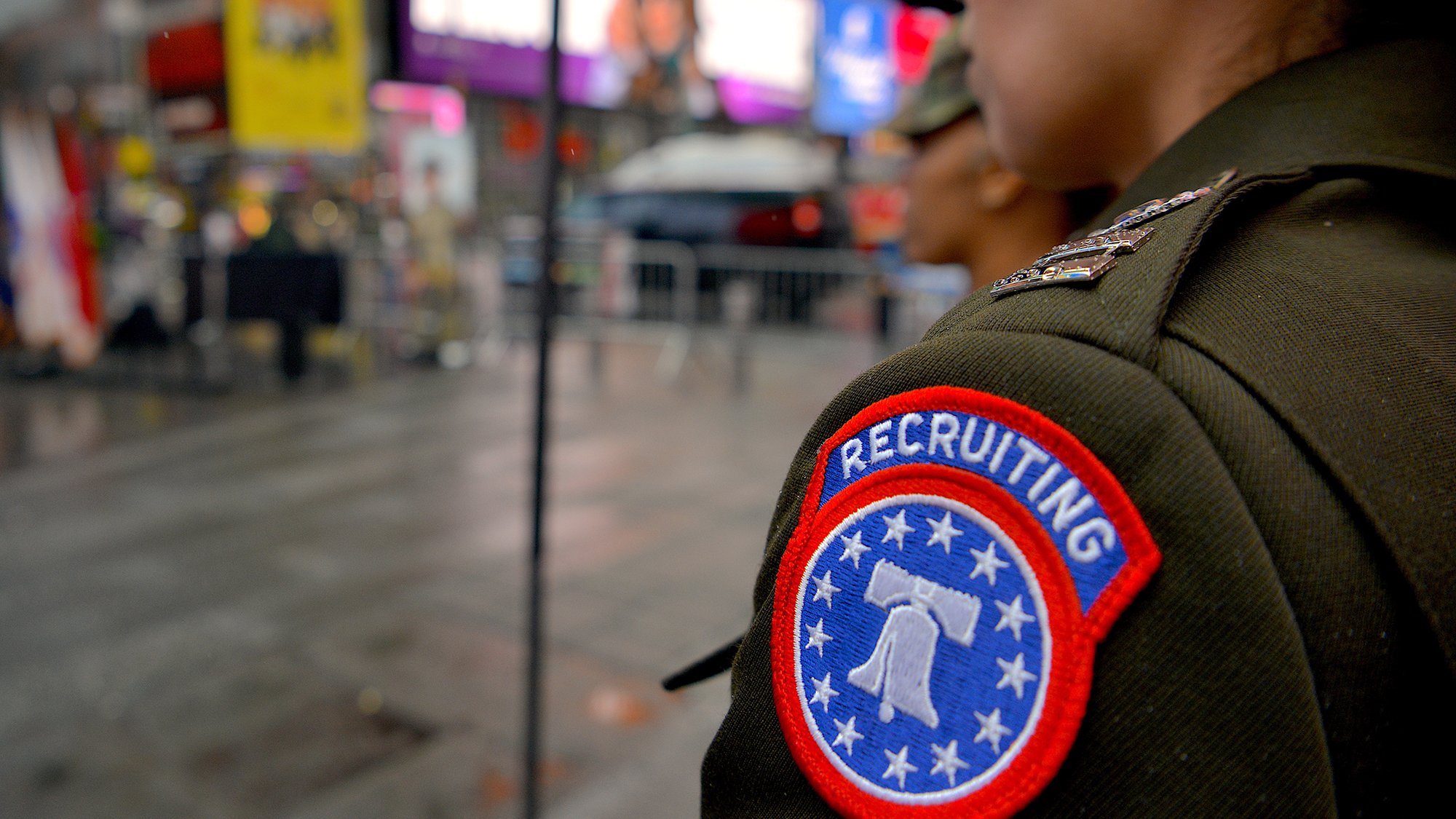 Army recruiter stole identities of recruits to apply for loans, credit cards