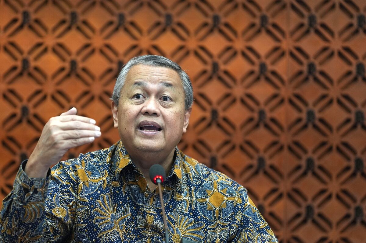 Indonesia Raises Interest Rates to Support Rupiah Stability