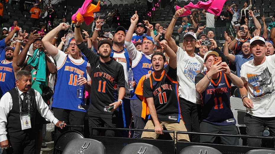 NYPD to Deploy 10,000 Officers for Knicks Parade