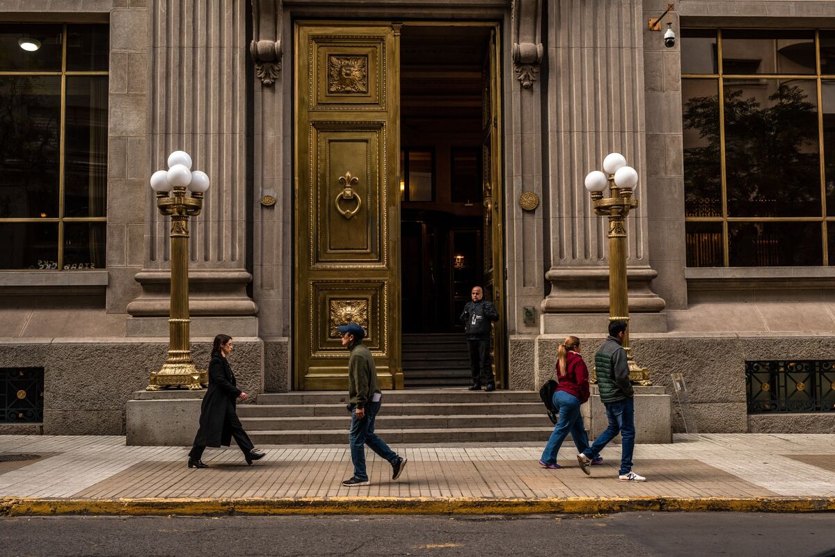 Chile’s Rate Cut Signals Shift in Latin America’s Monetary Policy
