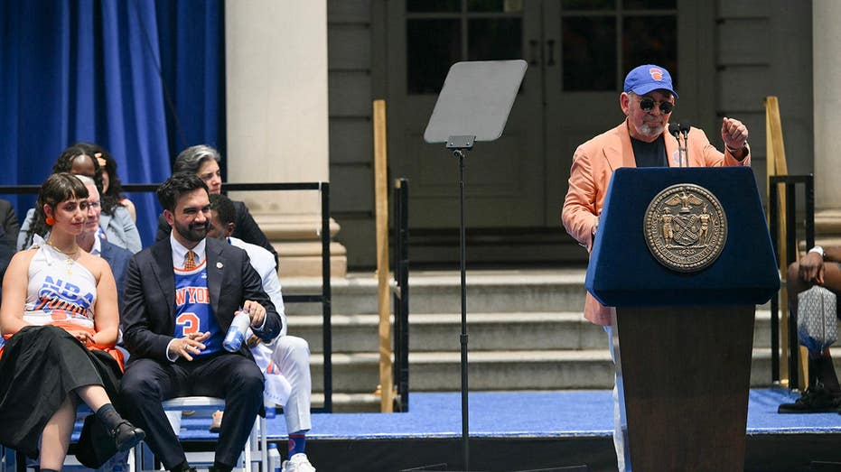 Dolan Takes Jab at Mamdani During Knicks Celebration