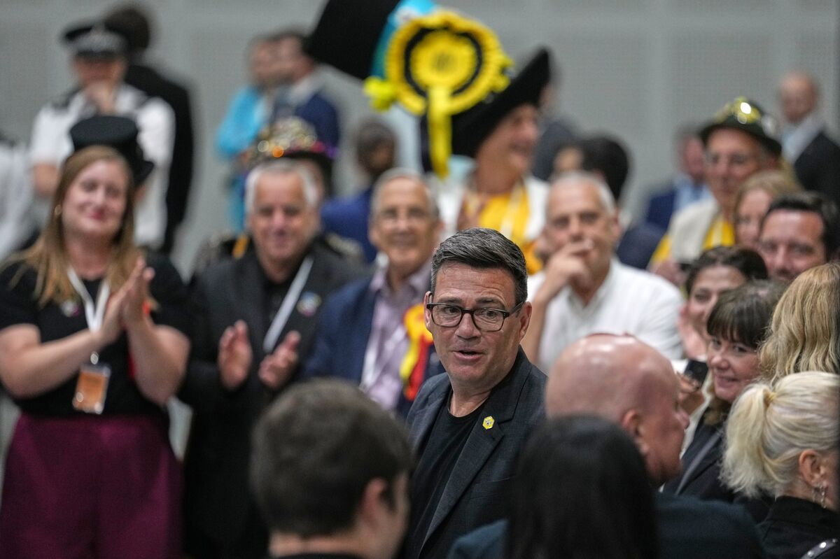 Burnham Secures UK Seat, Eyes Starmer’s Leadership