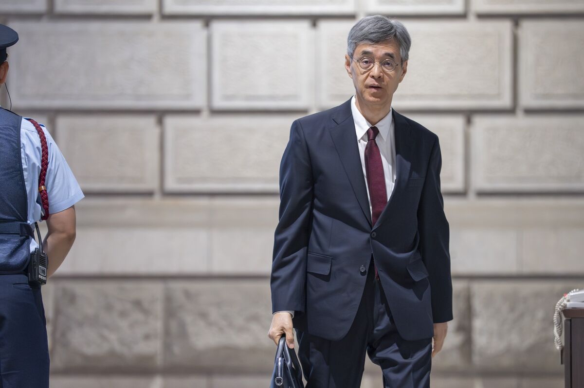 BOJ’s Himino Warns Inflation May Exceed 2% Target