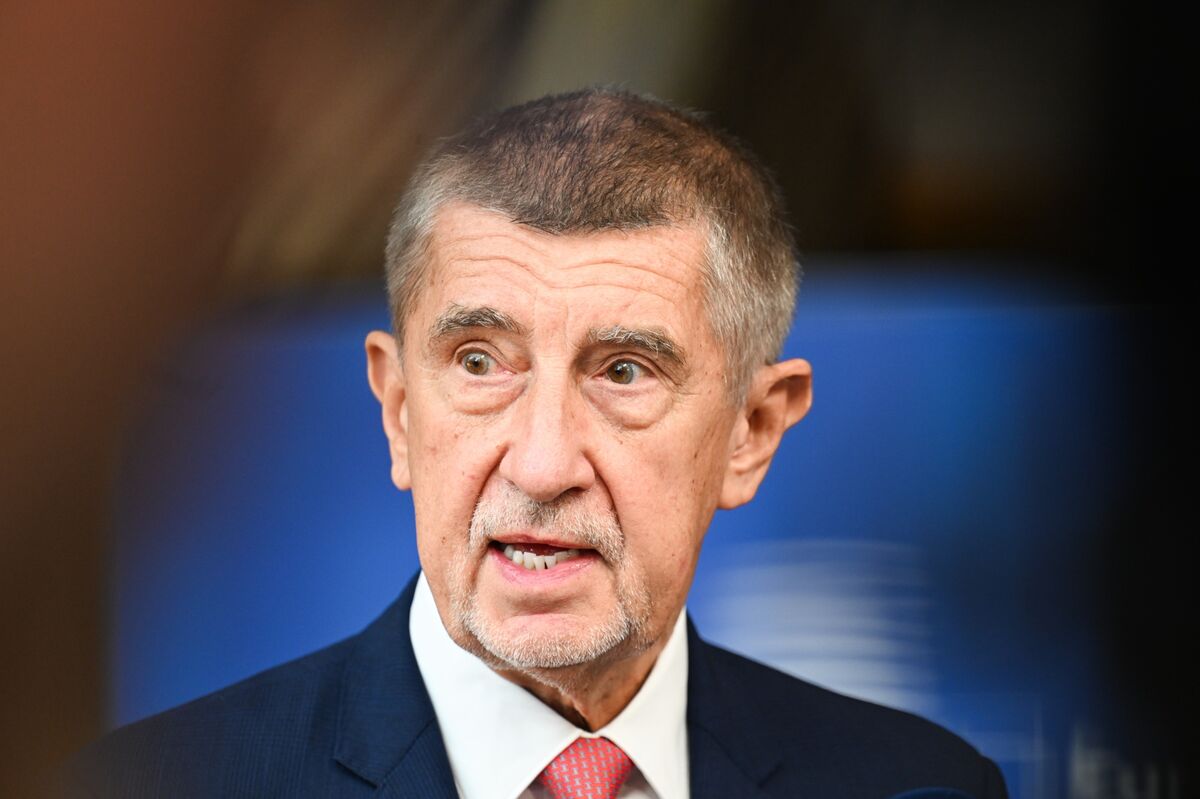 Czech PM Criticizes Central Bank’s Interest Rate Hike