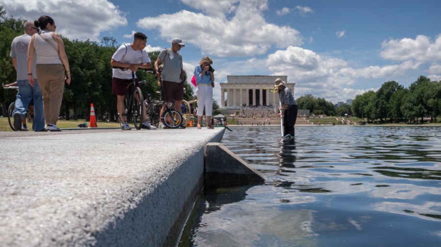 Trump’s Lincoln Memorial Pool Renovation Under Fire