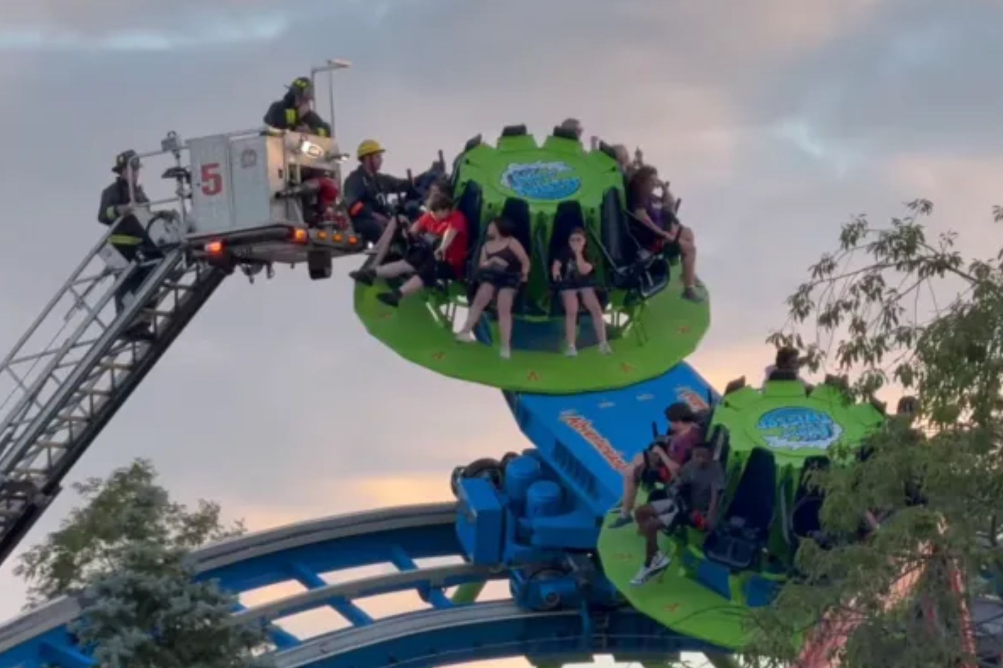Wave Twister Ride Malfunction at Adventureland