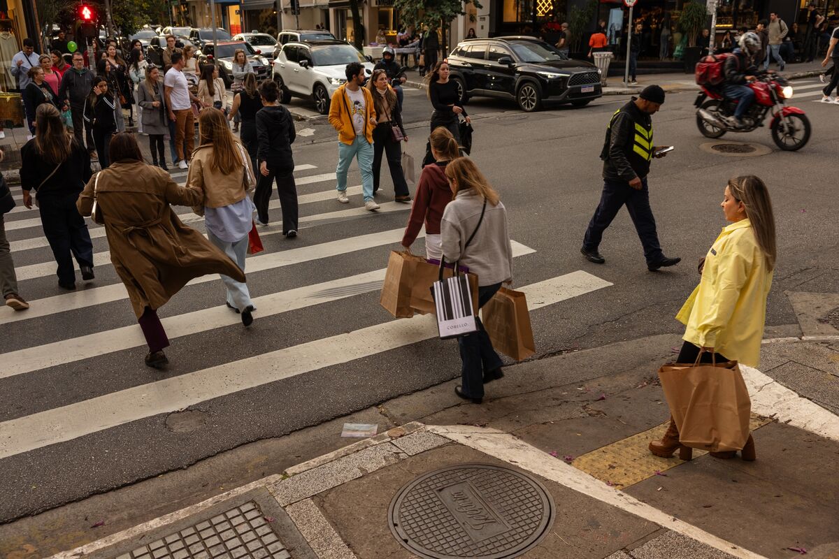 Brazil Inflation Surprise Bolsters Case for More Rate Cuts
