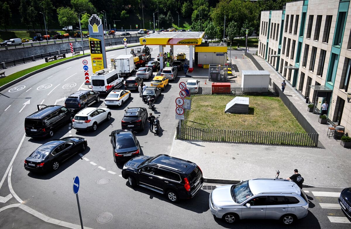 Gasoline Prices Fuel Fresh Acceleration in Russian Inflation