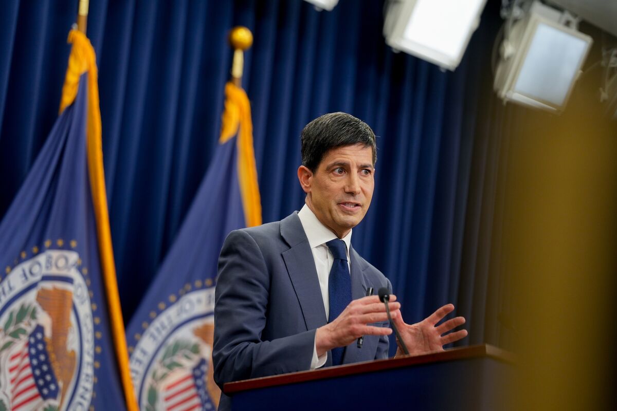 Fed Task Force Picks Bring Credibility and Support for Warsh