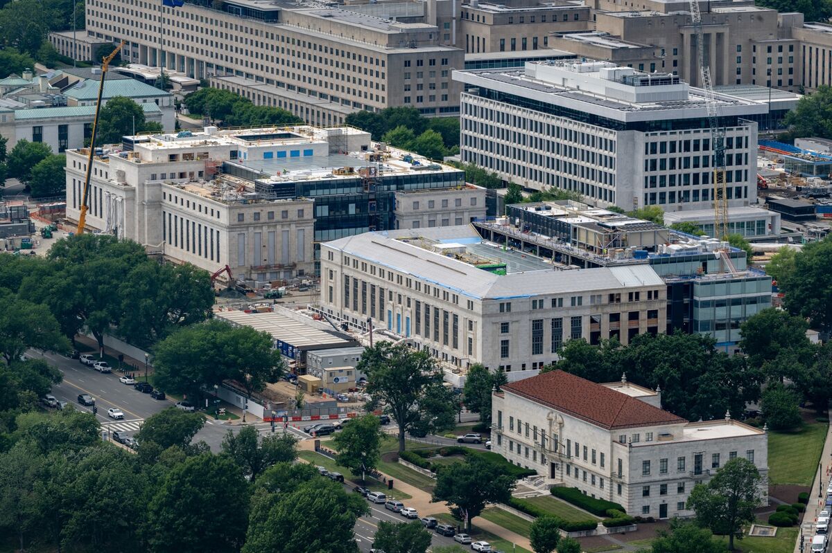 Fed Maintains Reserve Management Purchases at $10 Billion
