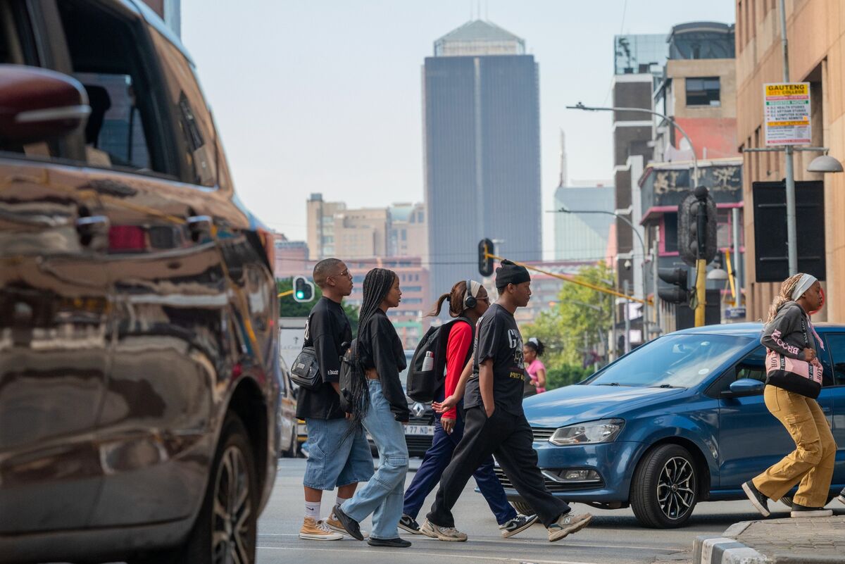 South Africa Treasury to Cut Johannesburg Funding Over Wage Bill