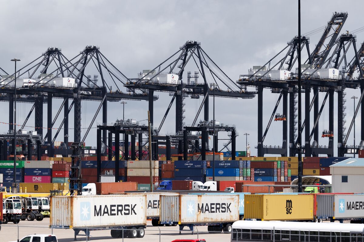 US Trade Deficit Widens to Biggest in More Than a Year