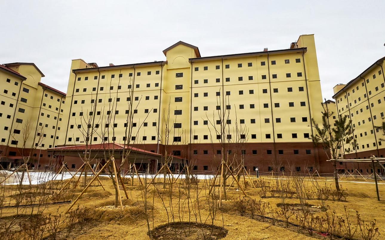 Army takes keys to new, $130 million barracks at South Korea headquarters