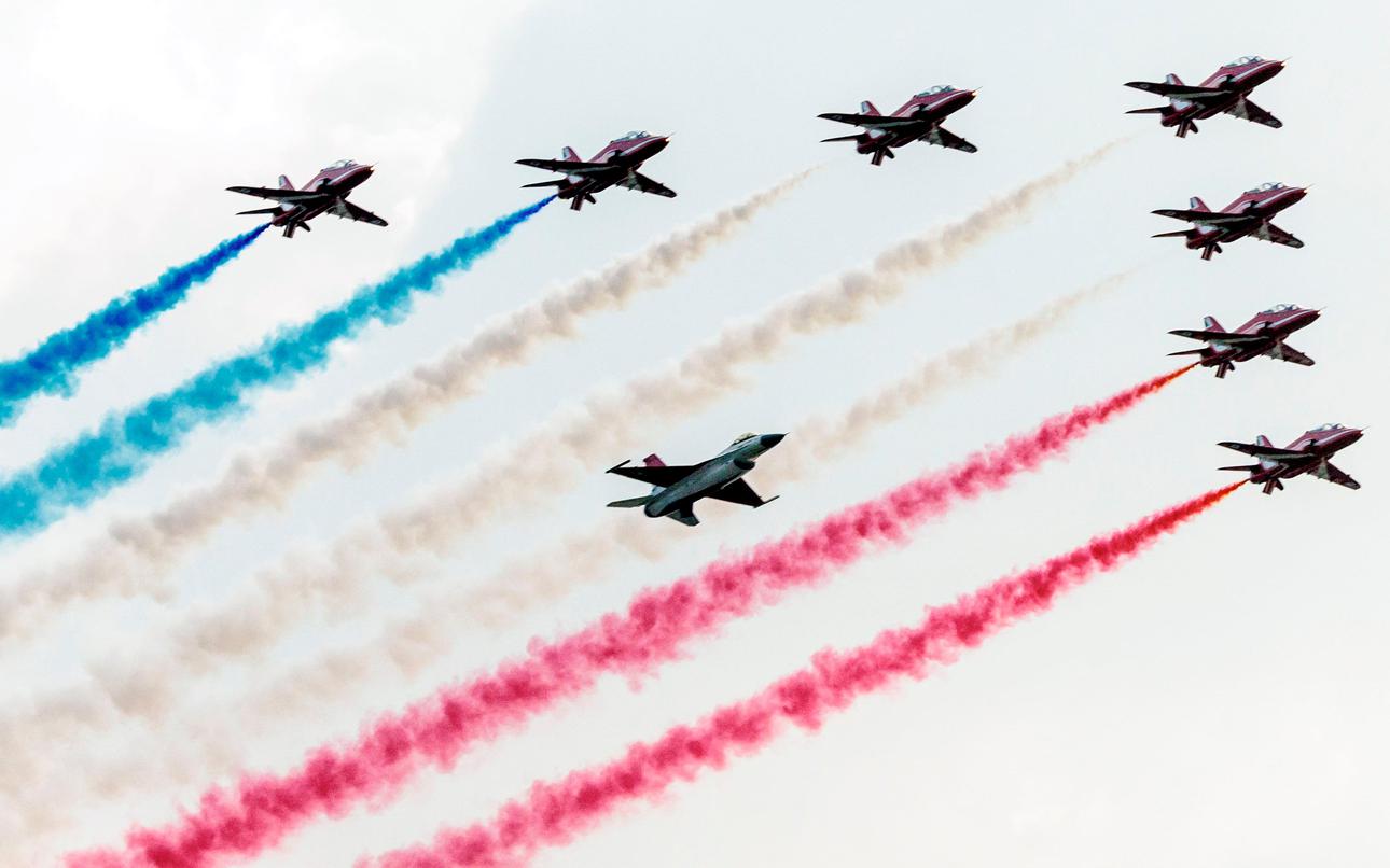 Thunder Over Michigan roars with RAF’s Red Arrows, F-16, MiGs and more