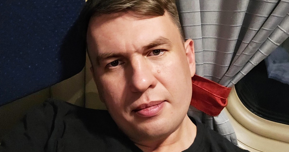 Pro-Kremlin blogger who turned on Putin is arrested as Russia steps up crackdown