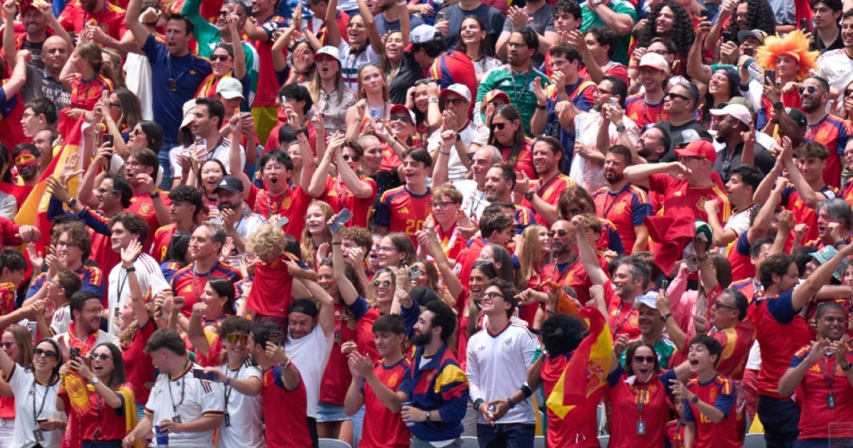 La Furia Roja estalla la emoción de los hinchas con el gol de Fabián Ruíz