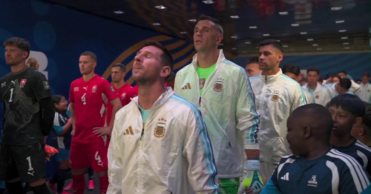 La emotiva arenga del "Dibu" Martínez antes de saltar a la cancha: "Con el corazón hoy, solo eso"