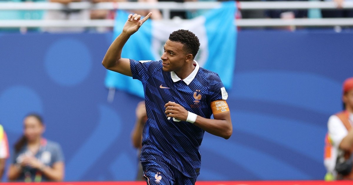 Mbappé descuenta con un gol histórico en Mundiales