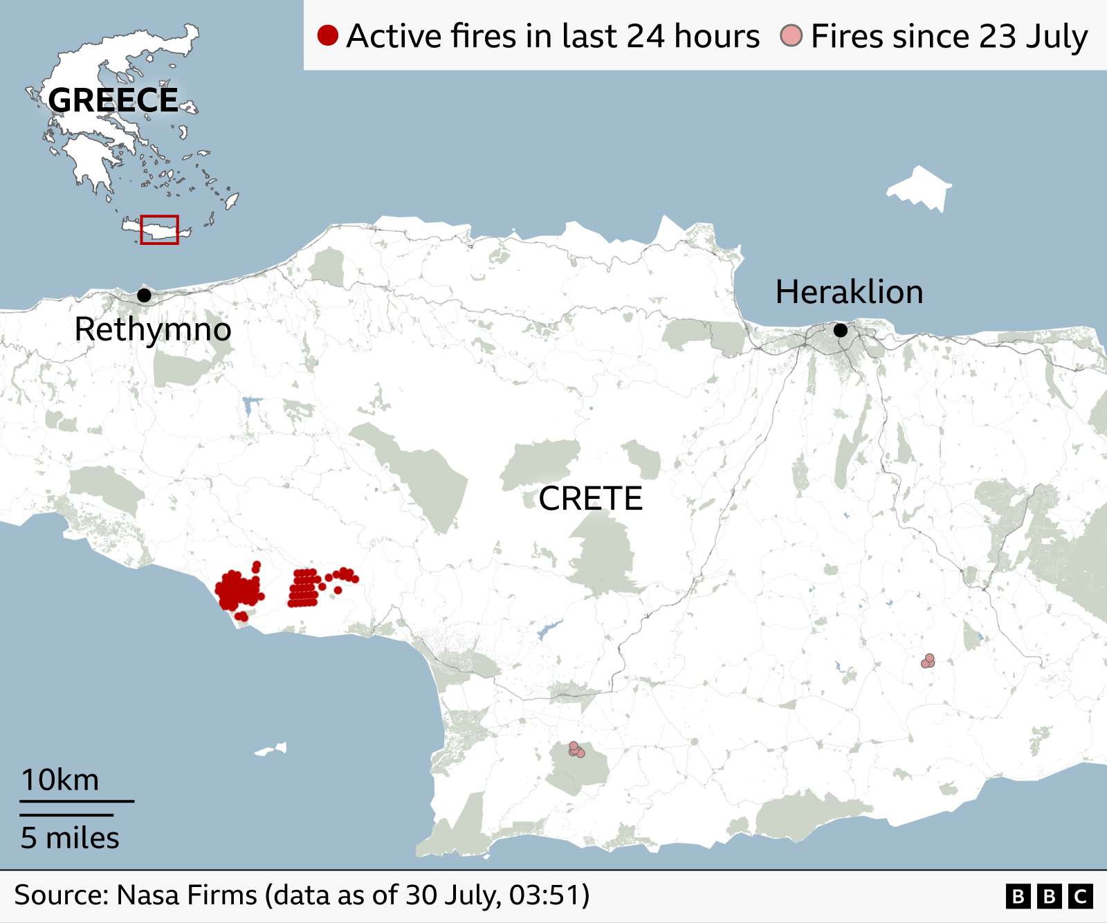 Thousands evacuated in Crete as wildfires threaten tourist resorts