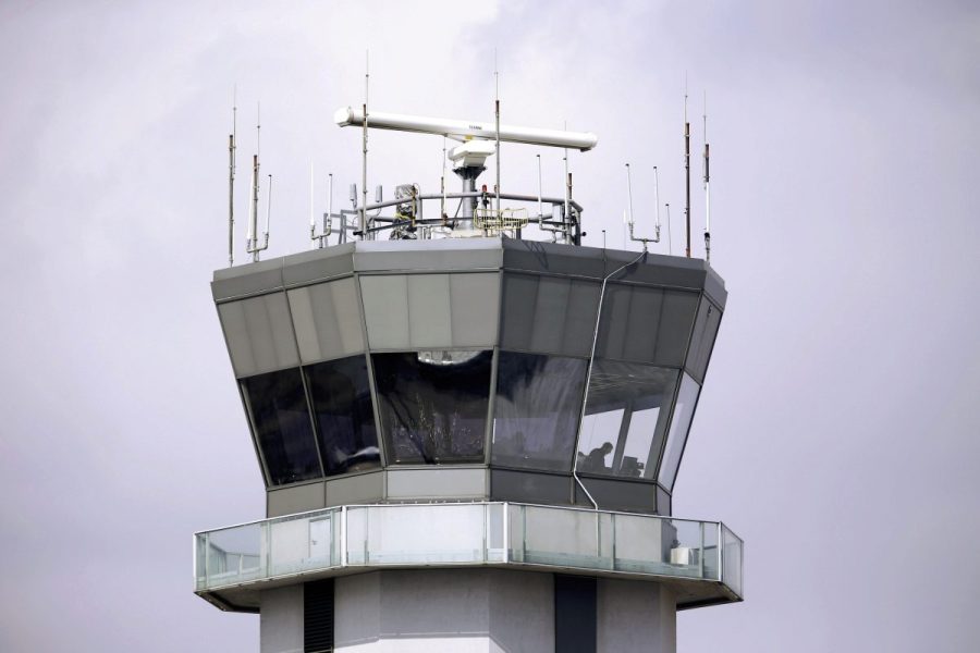 Plane hit by firework while landing at Chicago airport on Fourth of July