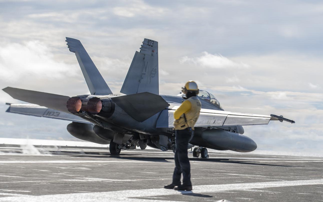 Navy unveils reserve aviator bonuses that could total up to $280,000