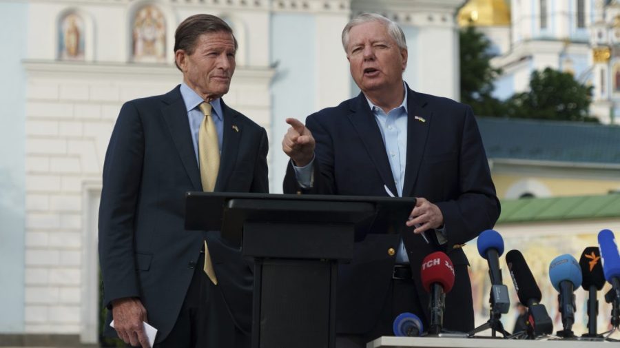 Bipartisan senators welcome deal with Trump on stalled Russia sanctions bill