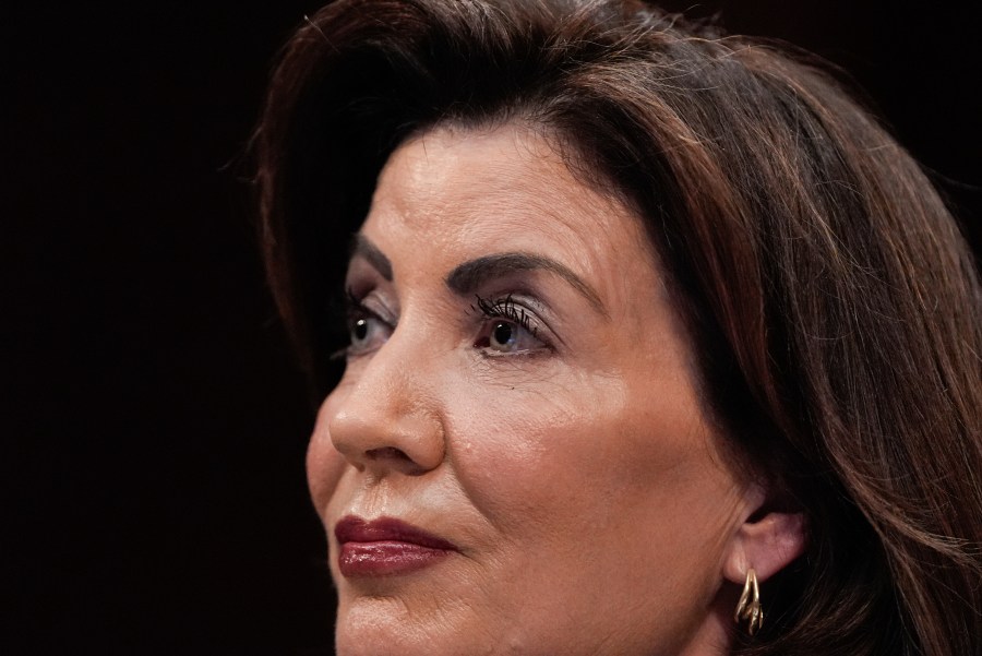 New York Democrats try to erase mother and father: How will Hochul respond?