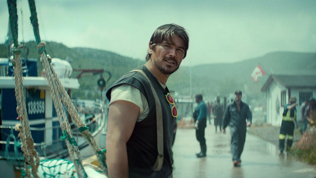 Josh Hartnett Battles a Sea Monster in Teaser for Netflix’s ‘Below’