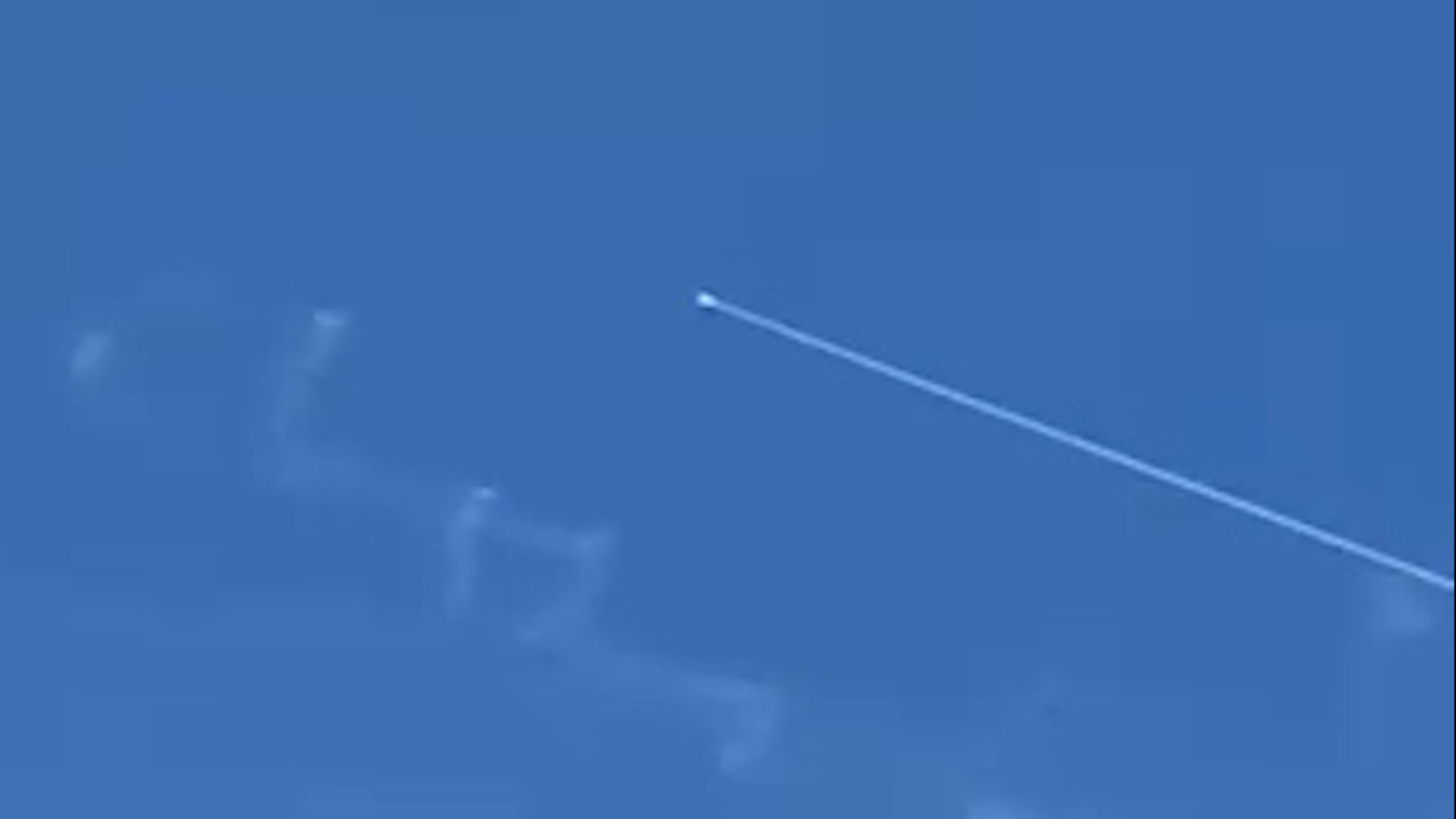 Videos show interception of Iranian missiles in skies over Jordan