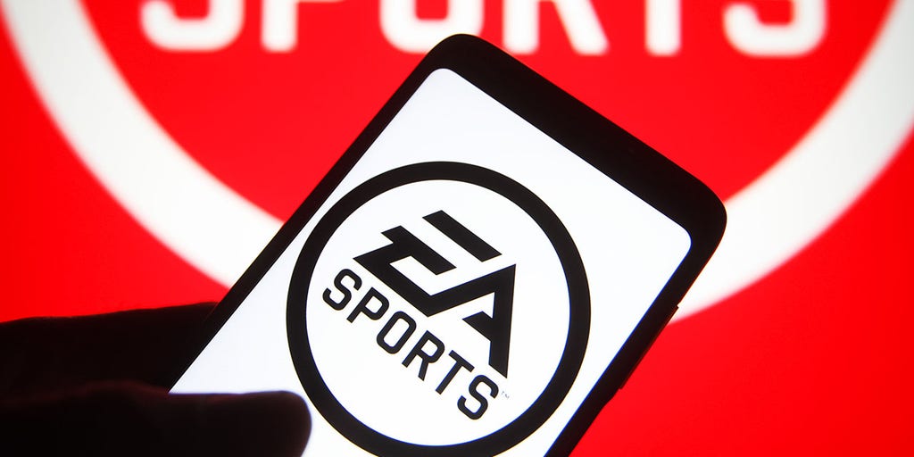 YouTuber Bordeaux goes in depth on EA Sports College Football 27's 'micro transactions'