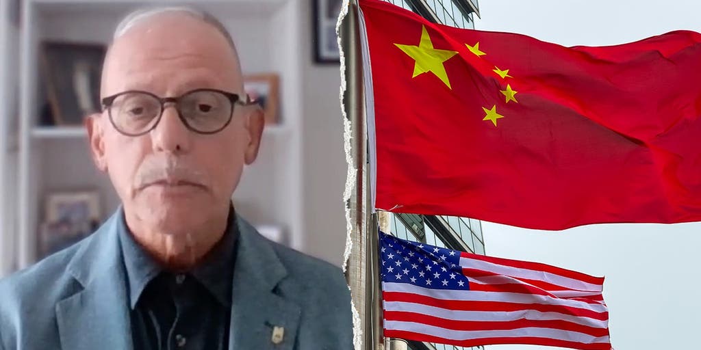 Former top cop warns of loophole exploited by illicit Chinese vape companies 'targeting our youth'