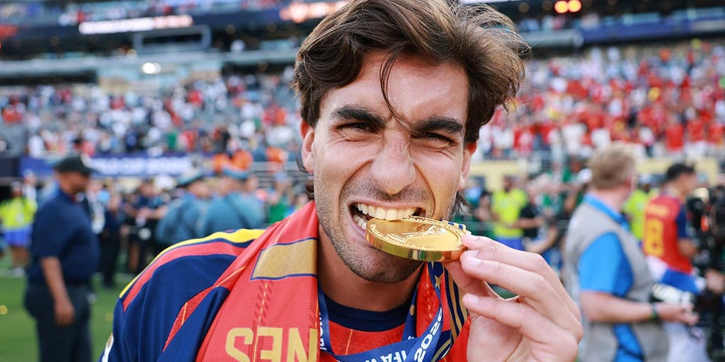 Ferran Torres sports 'Make Spain Great Again' hat similar to Trump's slogan at World Cup homecoming parade