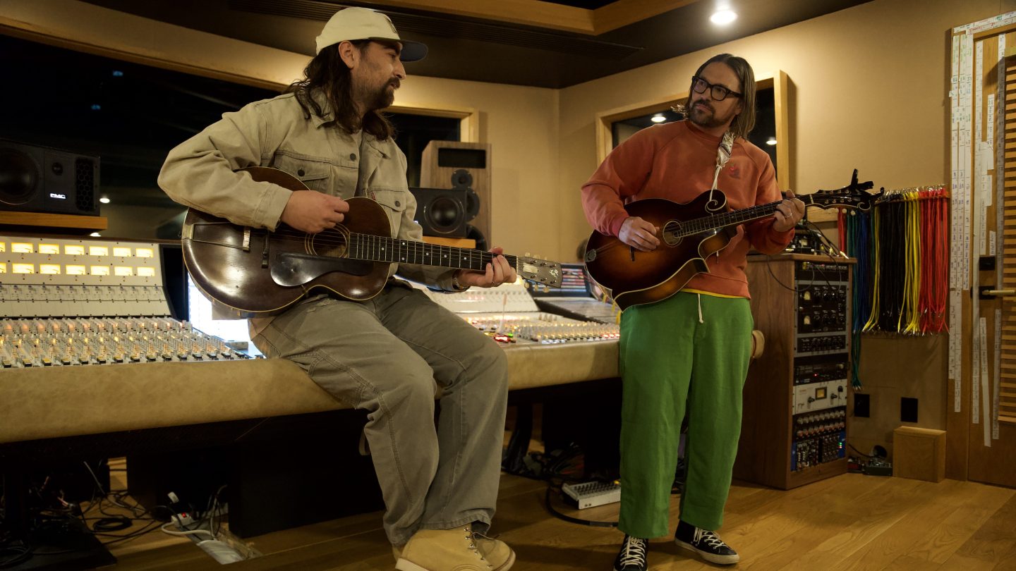 Gabe Simon on Working With Noah Kahan to Craft ‘The Great Divide’