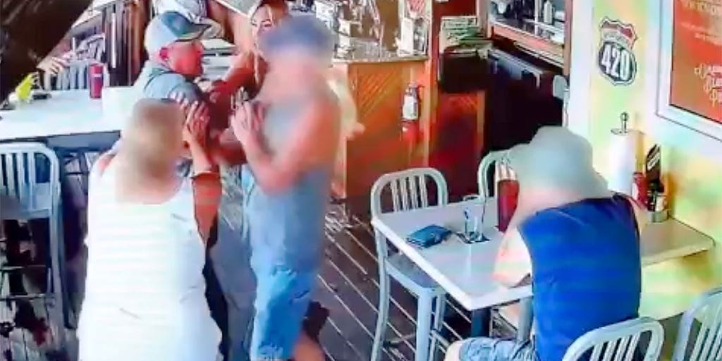 Video shows off-duty Florida sheriff's sergeant allegedly assaulting elderly couple at bar