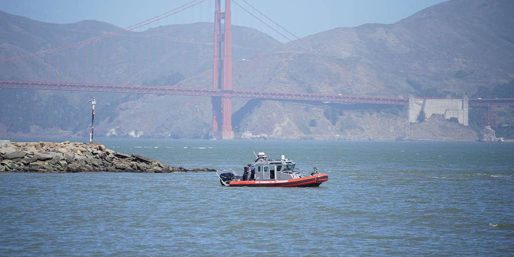 San Francisco Bay search suspended for 3 missing boaters after vessel capsizes amid 5-foot swells