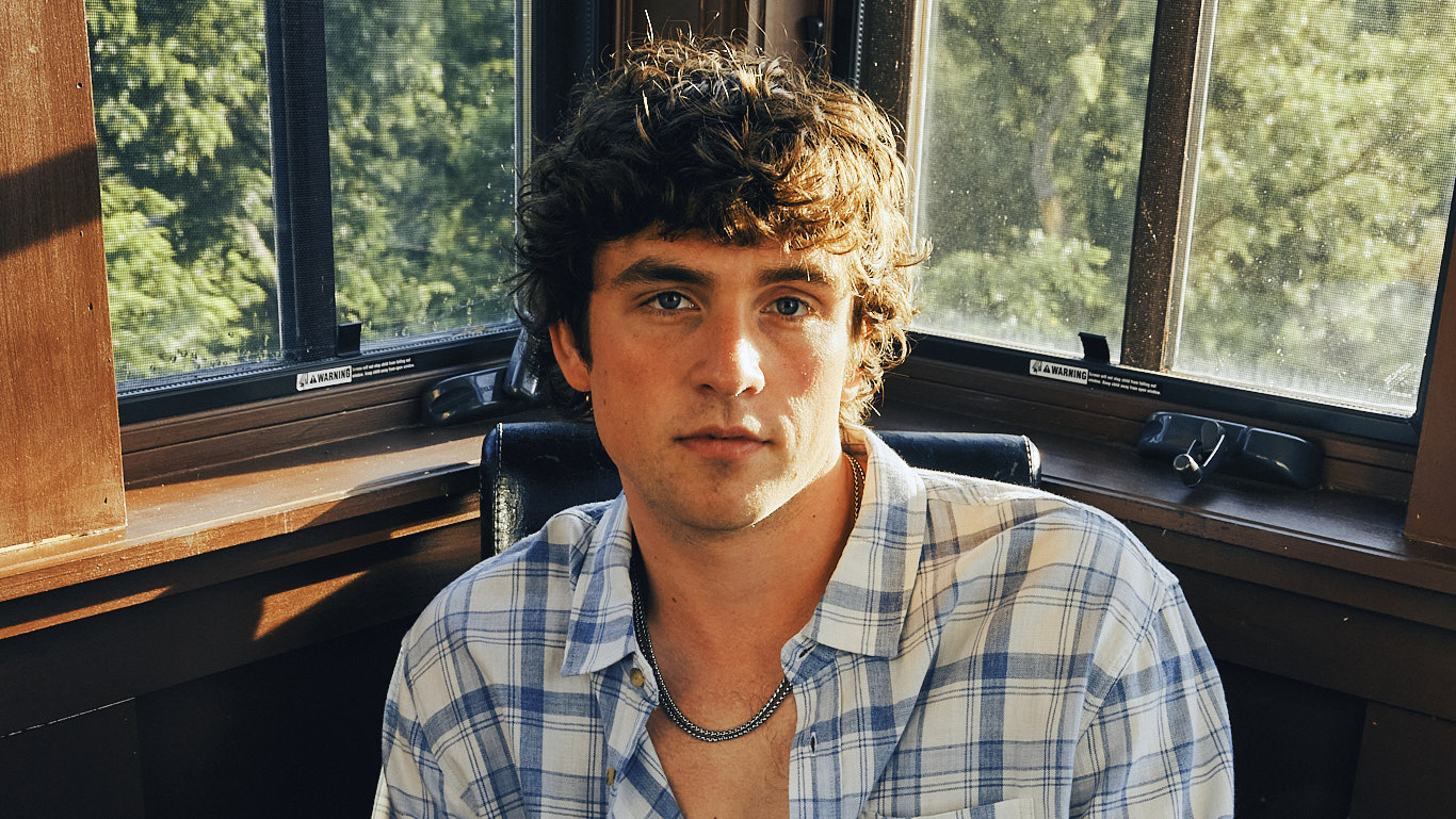 Rising Country Star Vincent Mason on New Single and What He’s Learned From Morgan Wallen