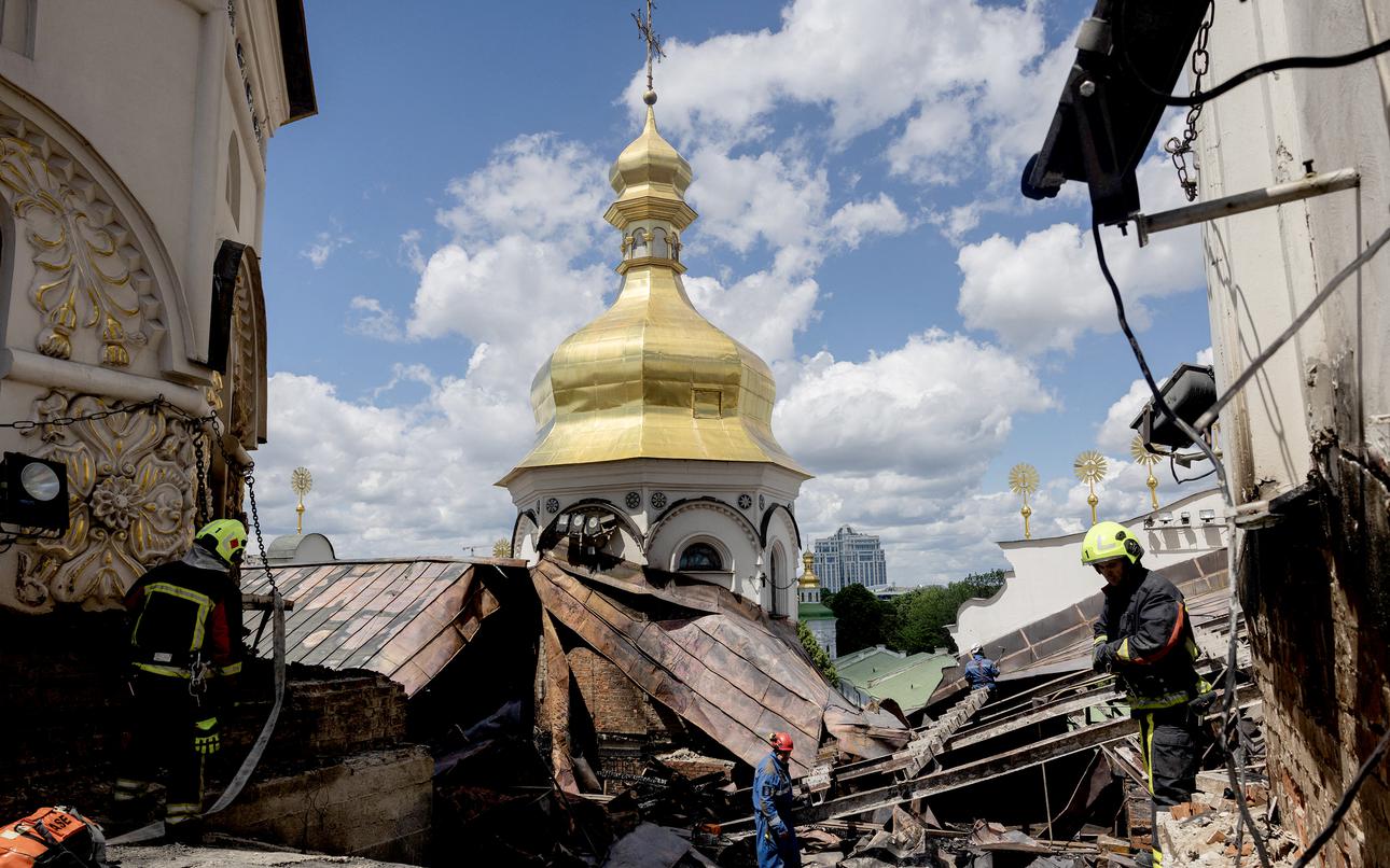 Russia hits Kyiv with largest ballistic missile barrage since start of invasion