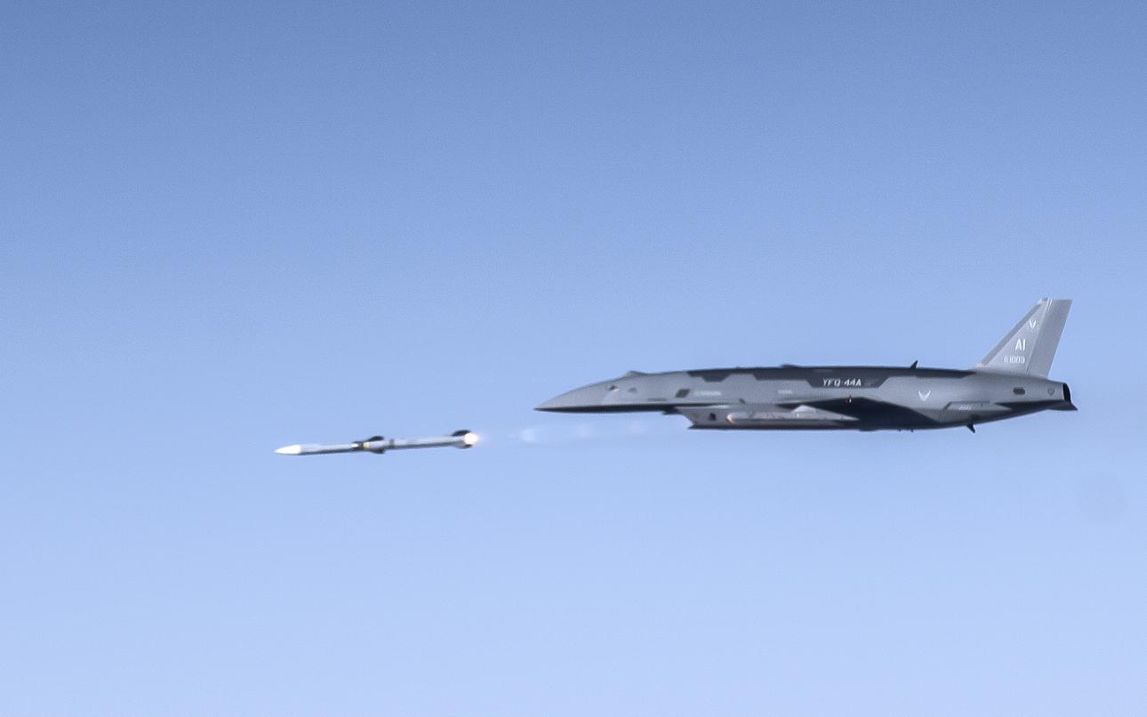 Jet and helicopter drones, pilot helmet touted as advances in use of ‘loyal wingman’ in combat