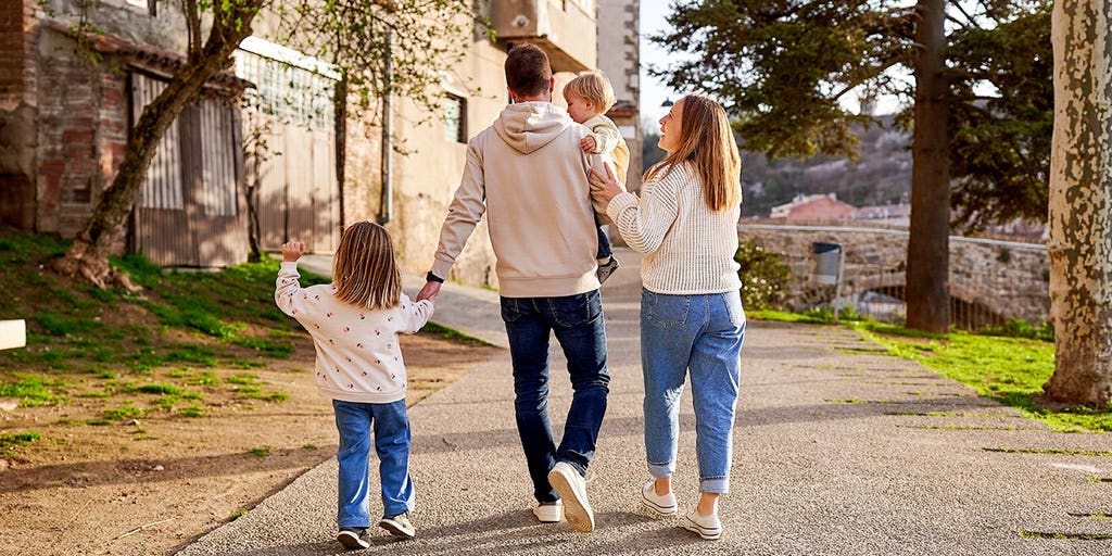 US hurtling toward population decline even as Americans say they want bigger families, new report warns